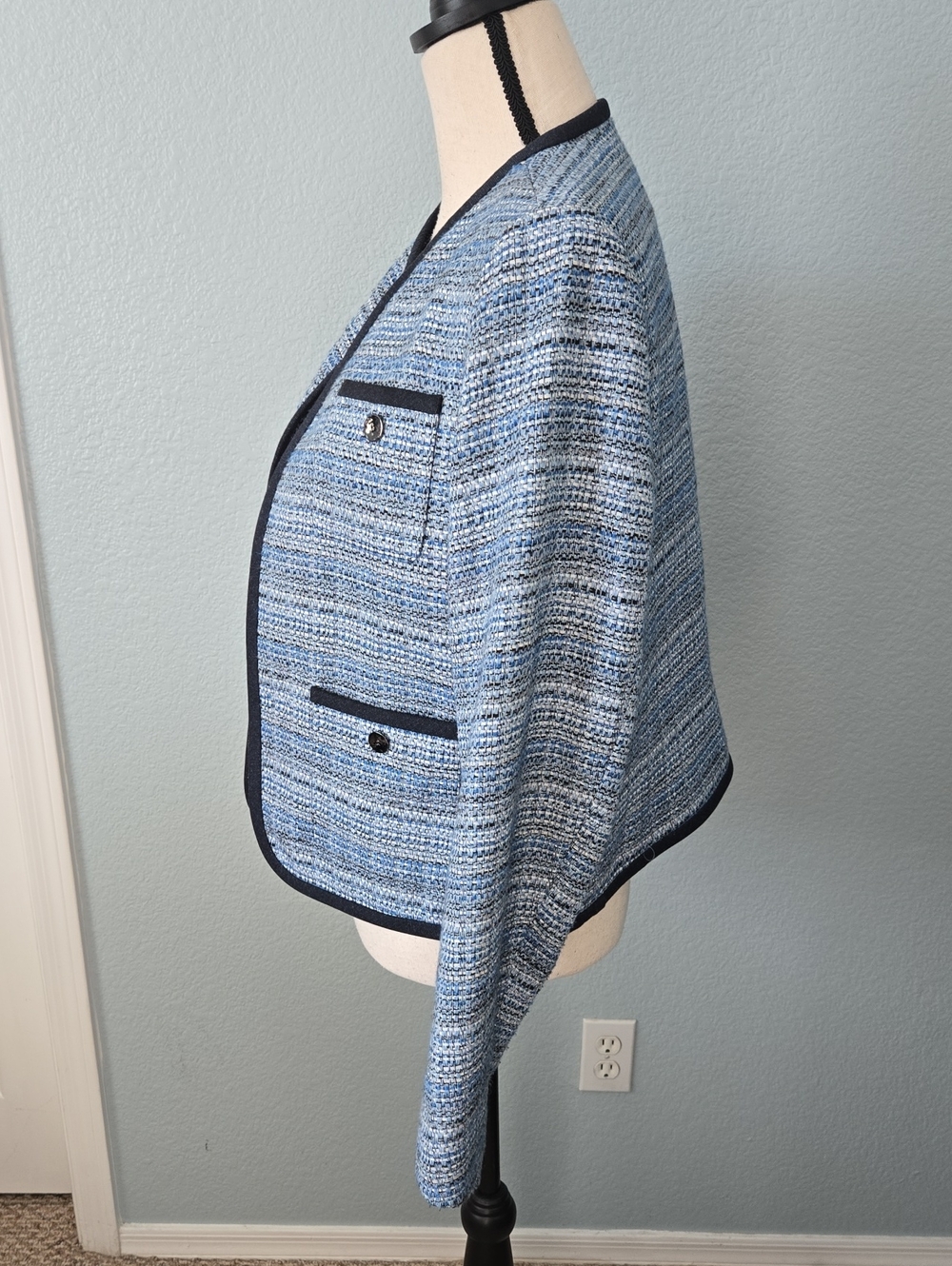 Bar III Classic Blue Tweed Collarless Jacket W/ Deep Navy Trim Sz Large - Picture 6 of 10